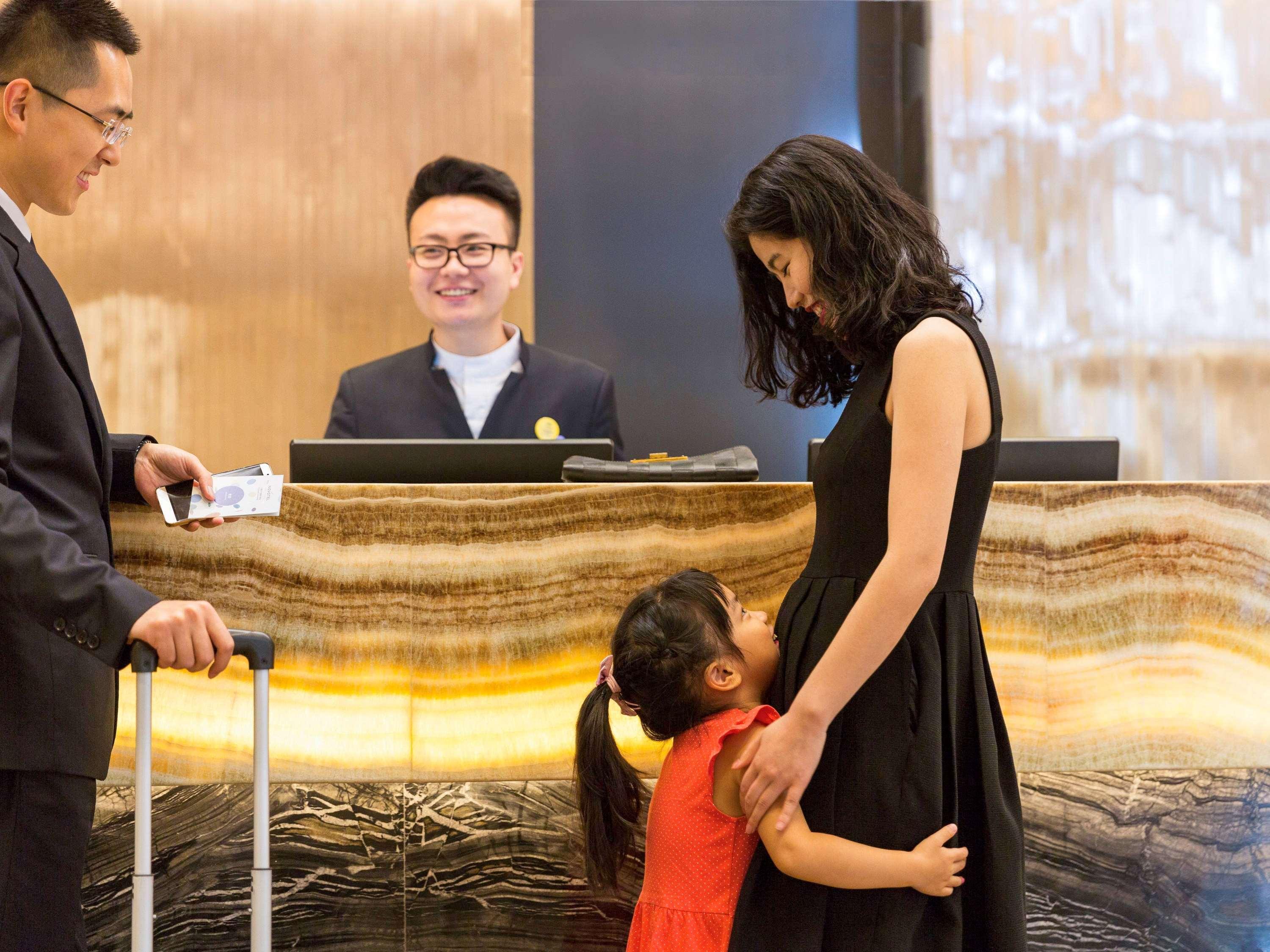 Novotel Rizhao Suning Екстериор снимка